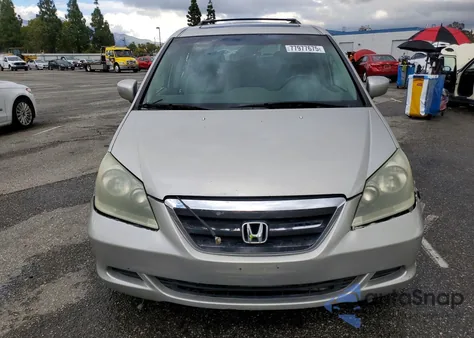 2005 Honda Odyssey Touring из США, поврежденный, VIN 5FNRL38805B085313